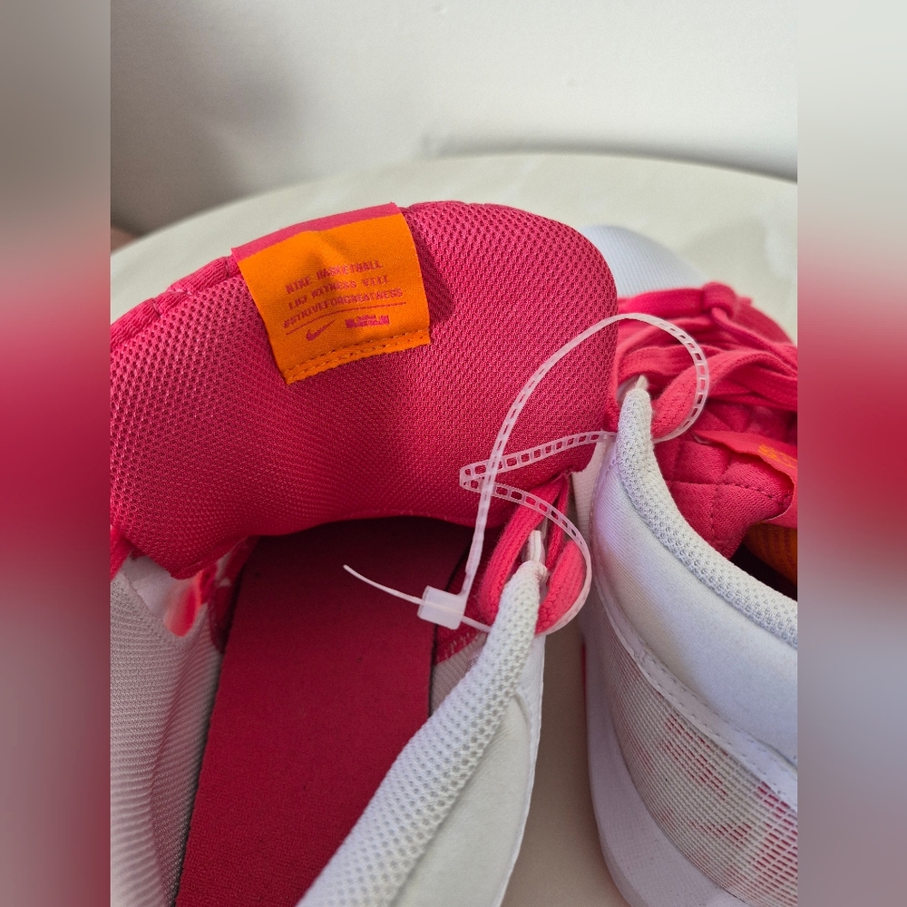 Nike LeBron Basketball Sneakers - Picture 4 of 7